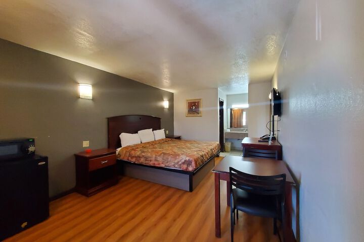 Room 13 of 43