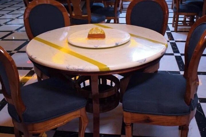 Dining 65 of 112