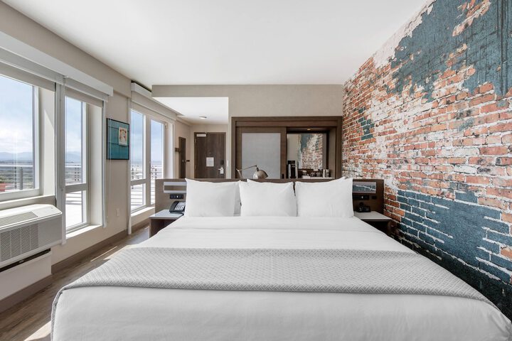 Room 48 of 99
