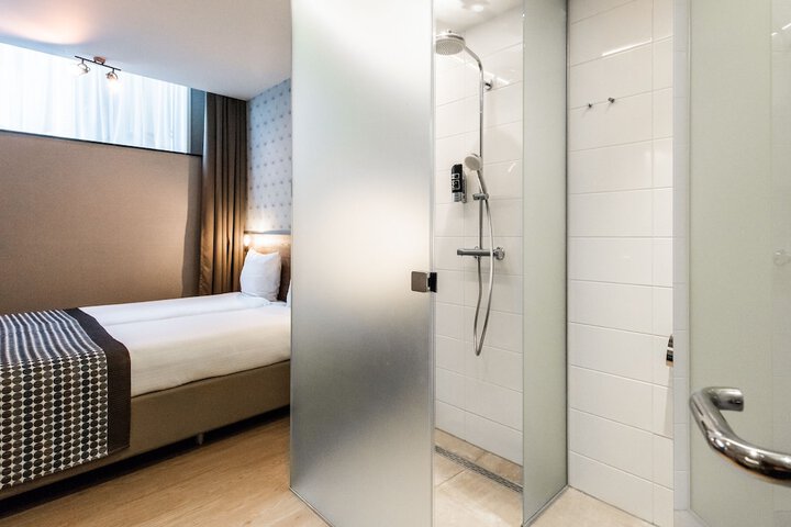 Room 47 of 58