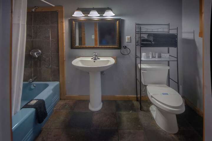 Room 30 of 32