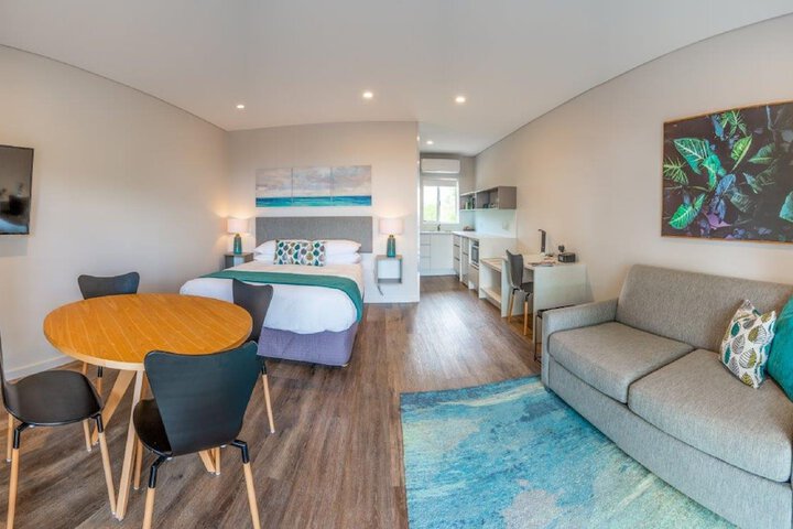 Room 6 of 37