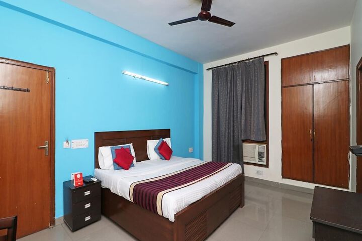 Room 10 of 31