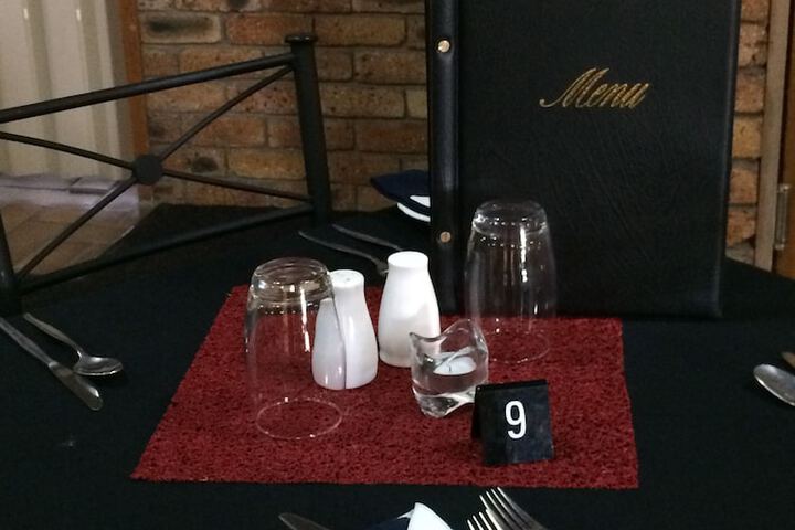 Dining 22 of 31