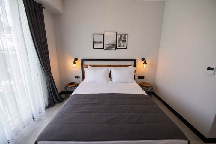 Room 6 of 201