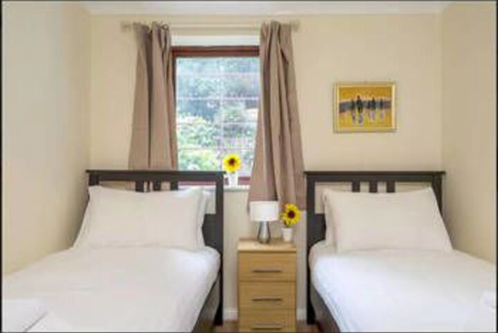 Room 12 of 19
