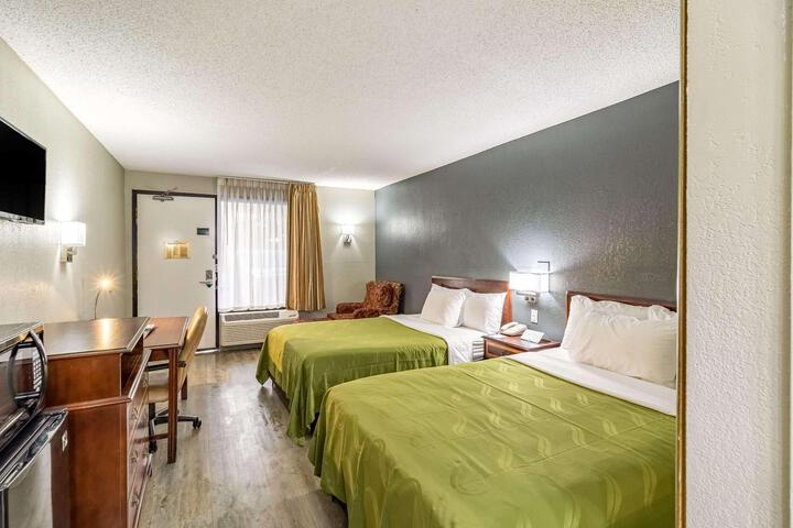 1 King Bed (6 of 13)