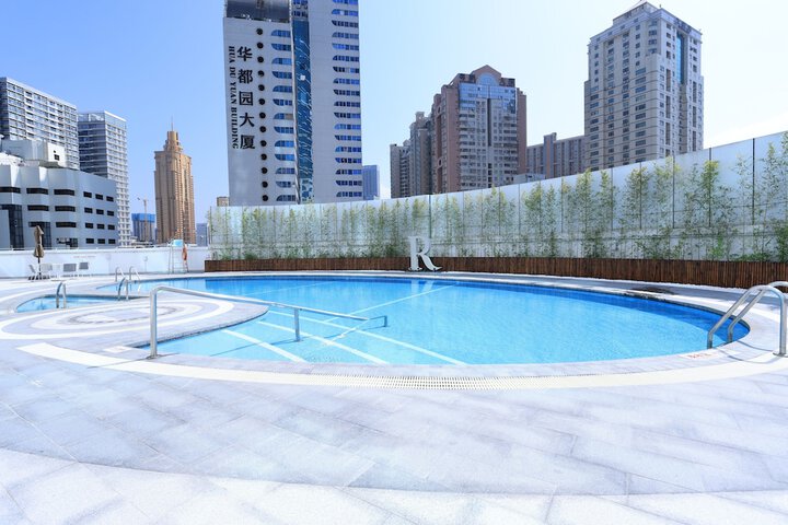 Pool 40 of 58