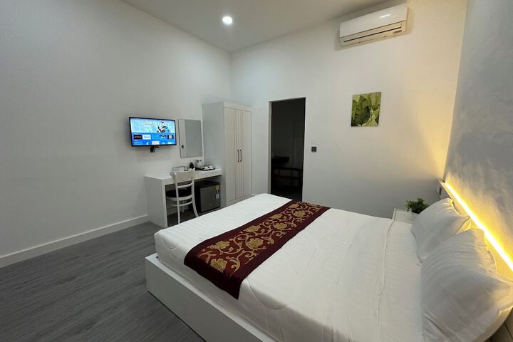 Room 6 of 7