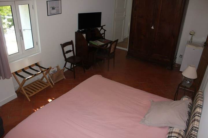 Room 5 of 39