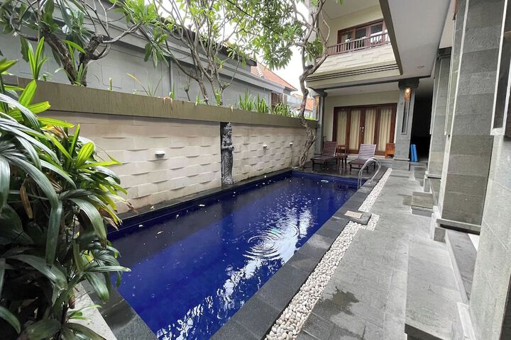 Pool 23 of 27