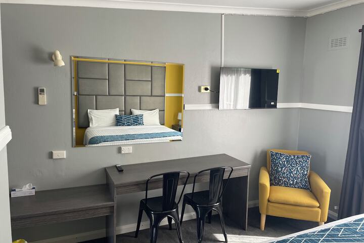 Room 42 of 78