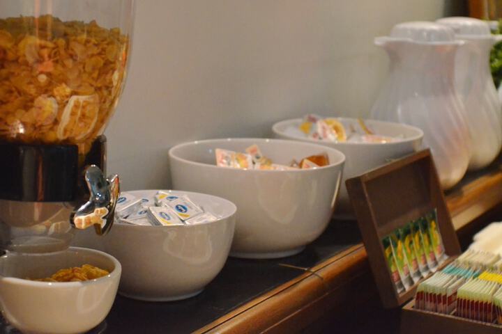 Breakfast/Coffee Service 19 of 24