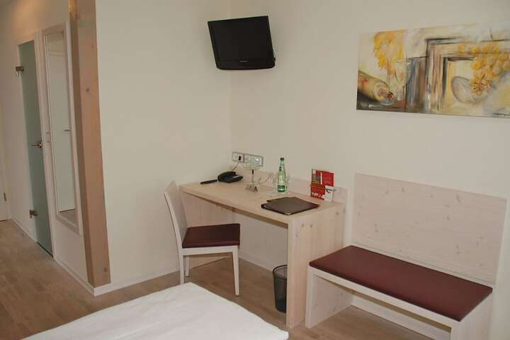 Room 4 of 44