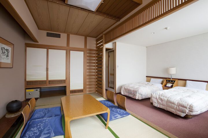 Room 18 of 83