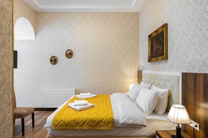 Room 18 of 52