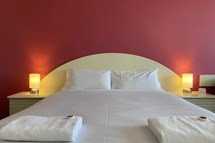 Room 14 of 36