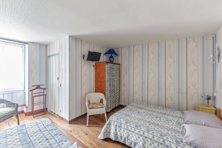 Room 5 of 31