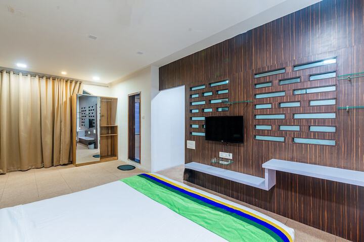 Room 35 of 61