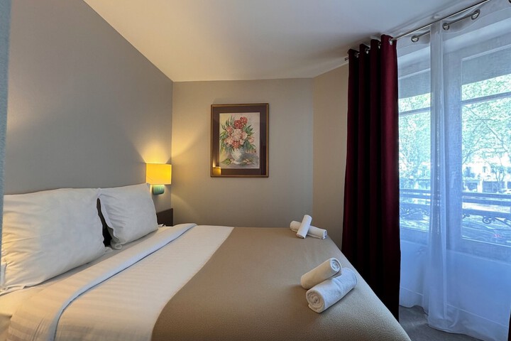 Room 6 of 39