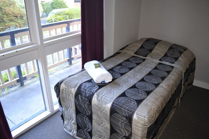 Room 6 of 35
