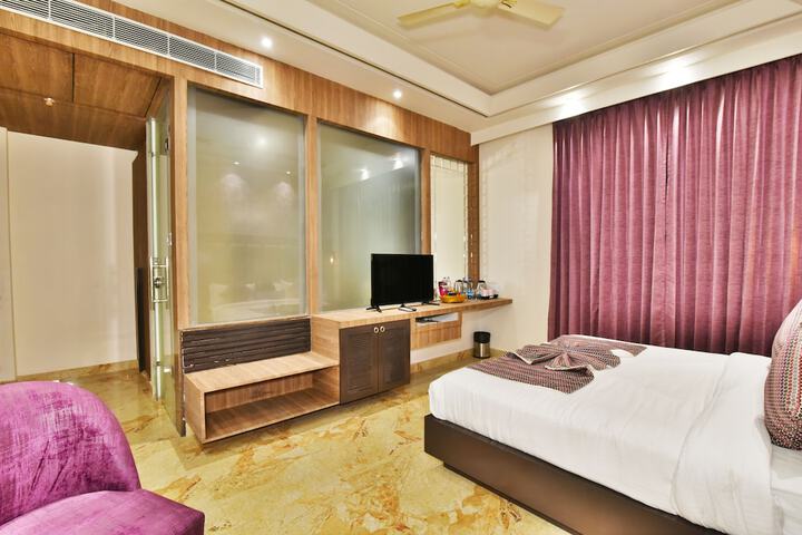 Room 5 of 51