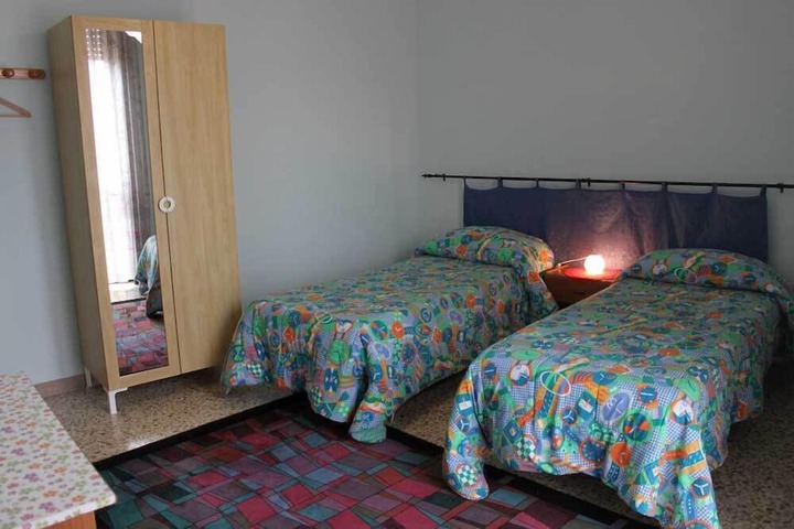 Room 14 of 37