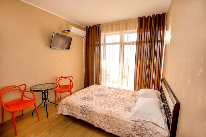Room 7 of 95
