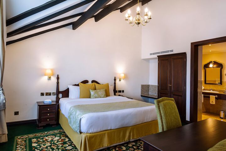 Room 4 of 22