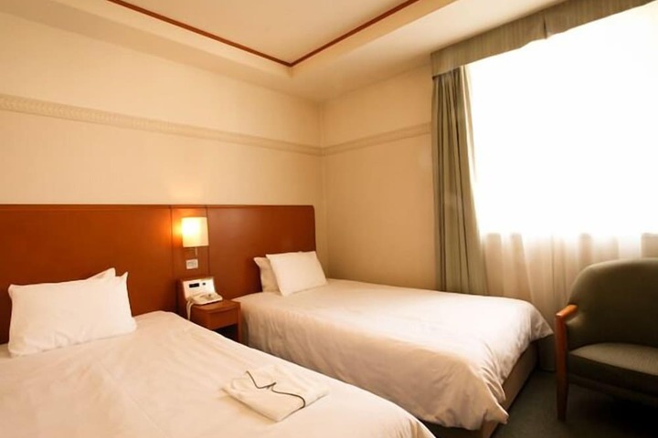 Room 7 of 35