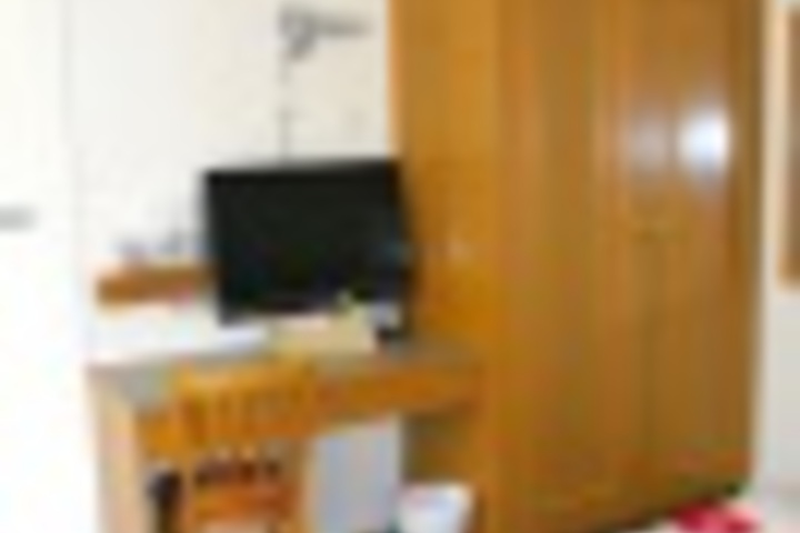 Room 100 of 768