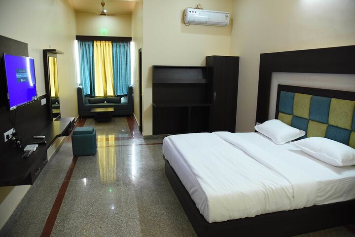 Room 4 of 60