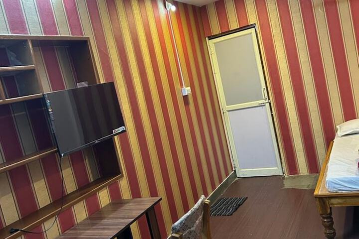 Room 7 of 10