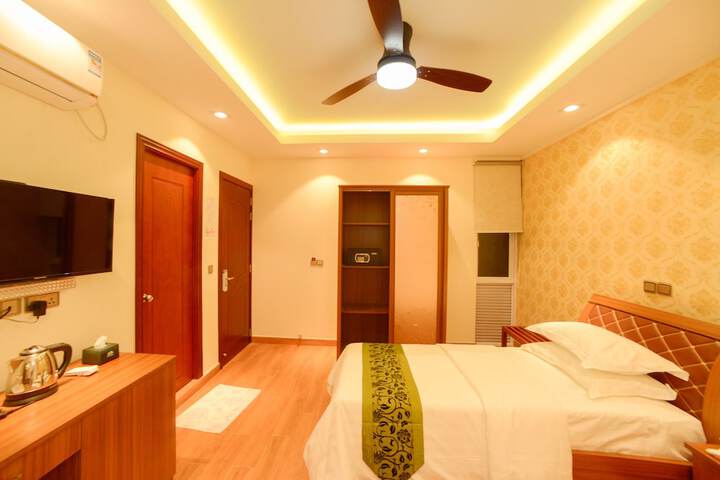 Room 29 of 38