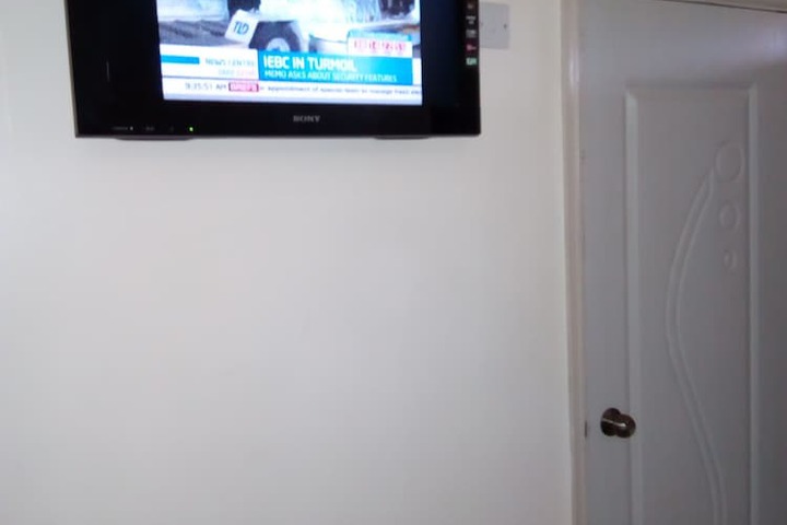 Room 9 of 35