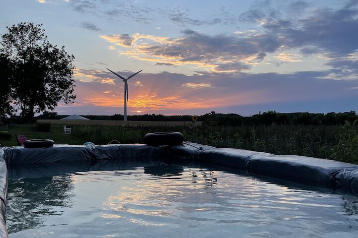 Hotel Pool