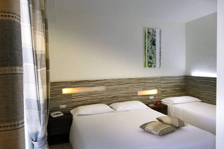Room 3 of 49