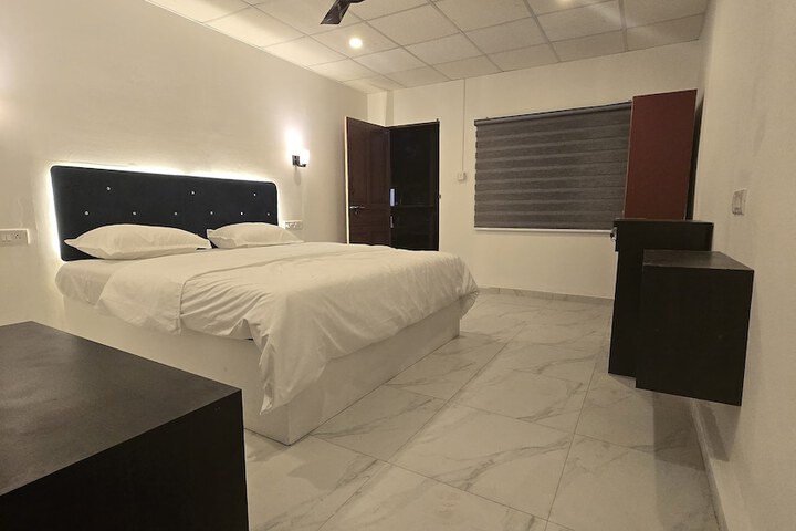 Room 7 of 22