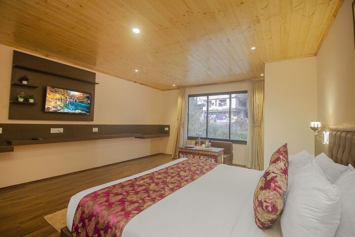 Room 3 of 16