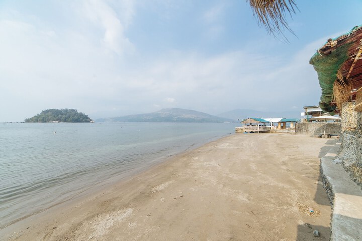Beach 18 of 23