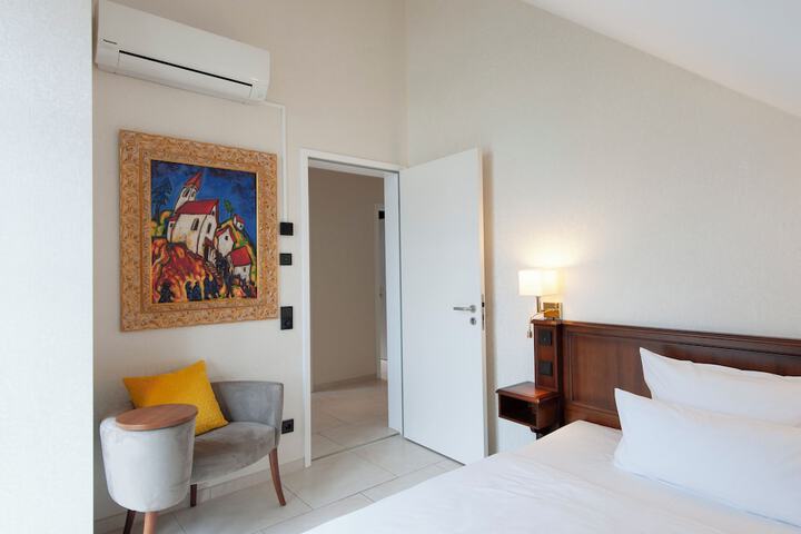 Room 36 of 84