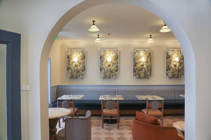 Hotel Interior 10 of 41