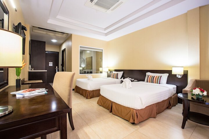 Room 4 of 50