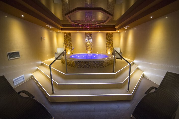 Spa 26 of 41