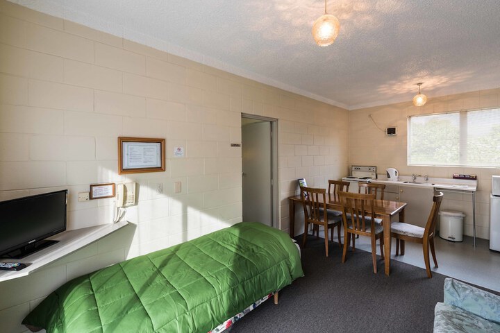 Room 5 of 19