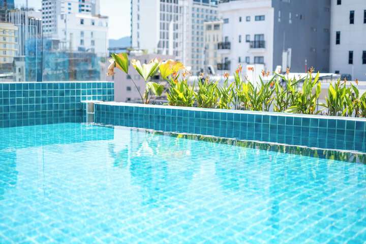 Pool 4 of 6