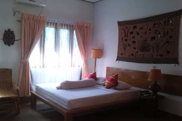 Room 5 of 32