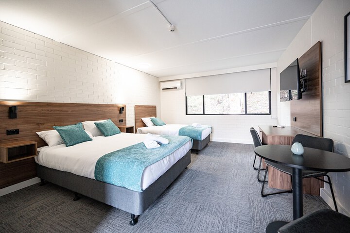 Room 3 of 16