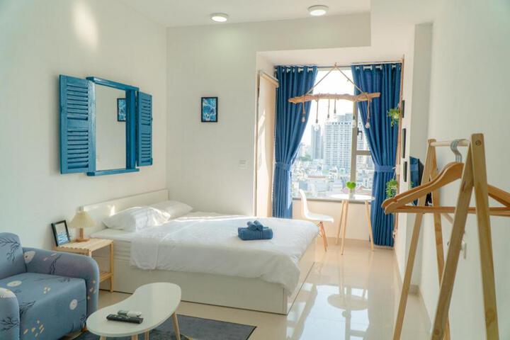 M1 Studio River view / Pool/Gym in Center-May Stays