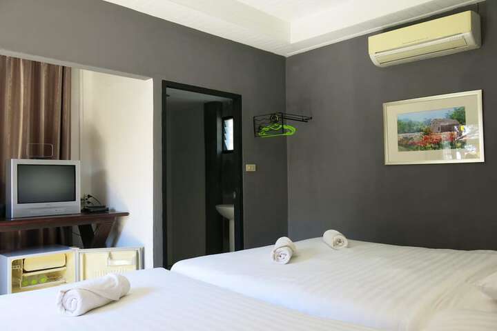 Room 11 of 46